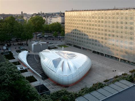 zaha hadid paris.